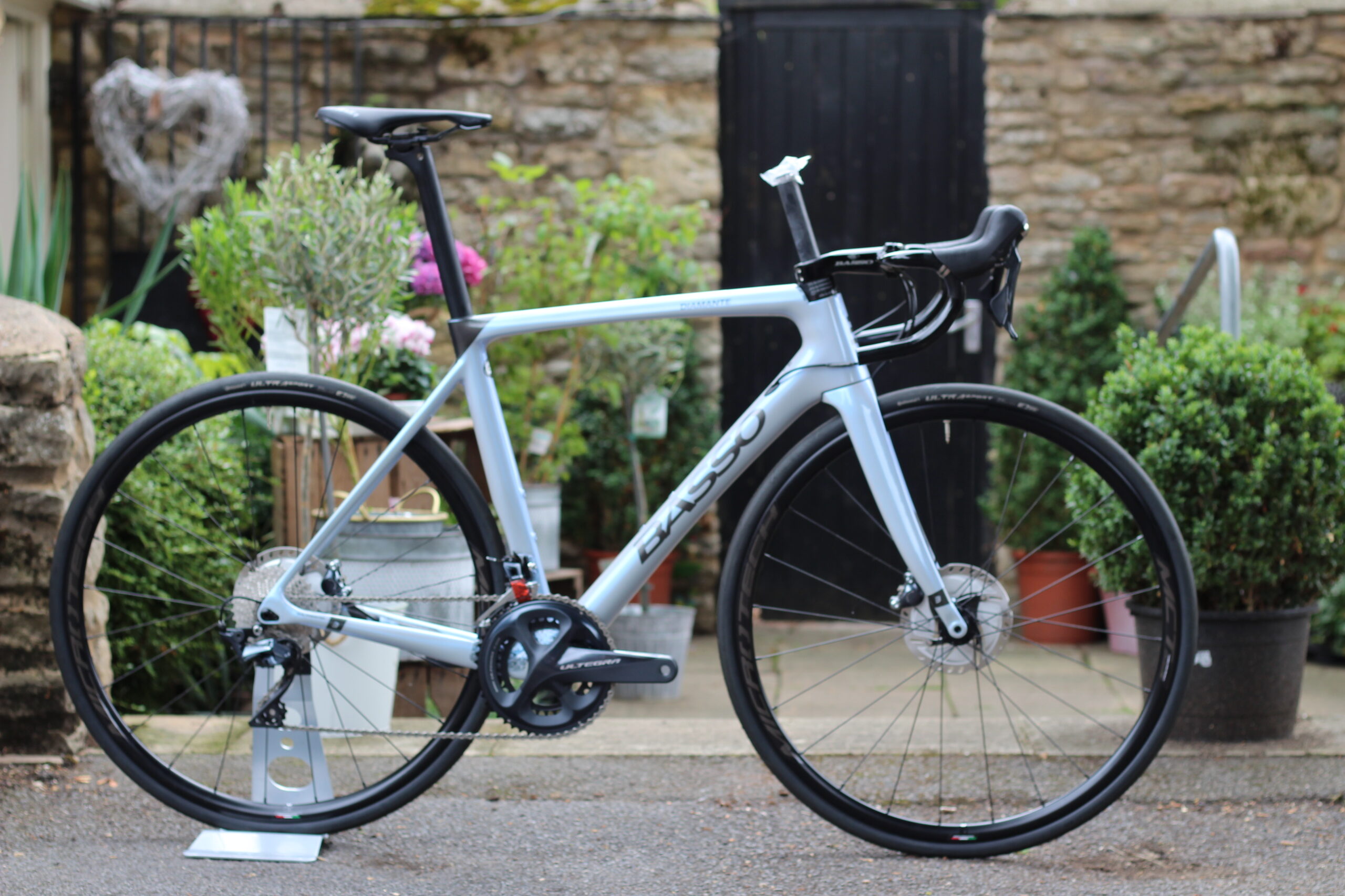Basso Diamante Disc Ultegra S Ex display 2Pedalz
