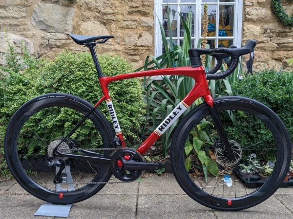 Ridley Fenix SLiC Ultegra Di2 Heritage Cherry Red / Black with Fulcrum Wind 55s