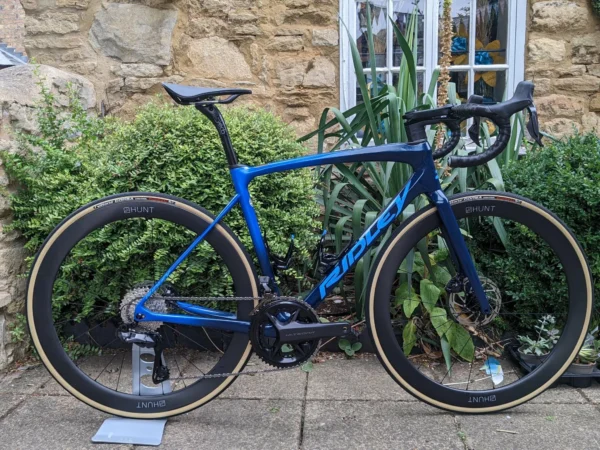 Ridley Fenix SLiC Ultegra Di2 Blue Fade with Hunt Carbon 50s