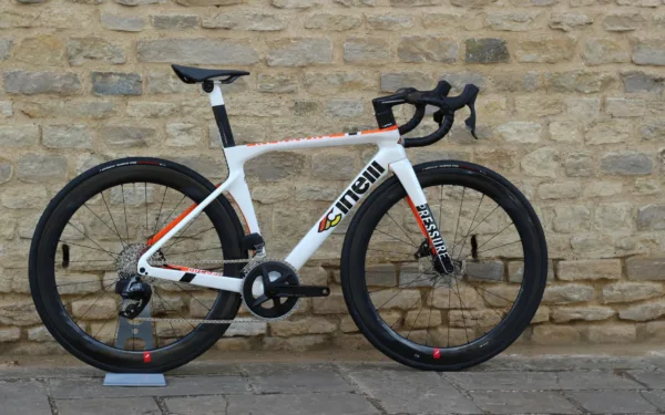 Cinelli Pressure SRAM Rival AXS with Fulcrum Wind 55