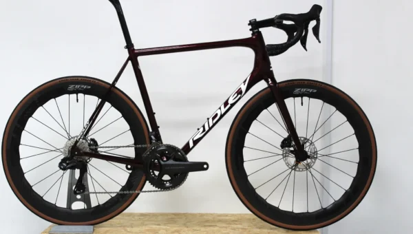 Ridley Helium SLX Disc Pureline Ultegra Di2 with Zipp 454 NSW carbon wheels