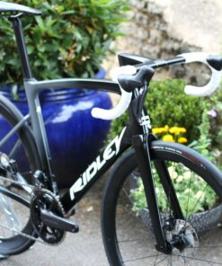 Alternative view of Ridley Noah Fast Disc Ultegra Di2 Fade with Ridley 4ZA Vardar 45mm carbon wheels Dream Build