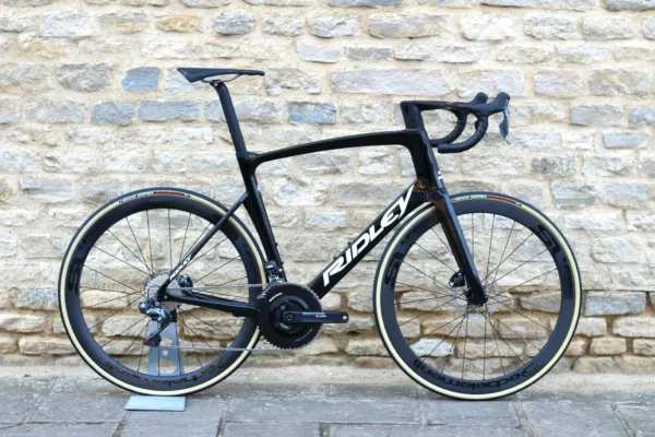 Ridley Noah Fast Ultegra Di2 Pureline with Deda SL45 wheels Dream Build