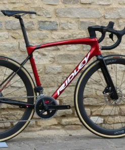 Ridley Fenix SLiC SRAM Rival AXS Cherry Red / Black with Hunt Carbon 50s Dream Build