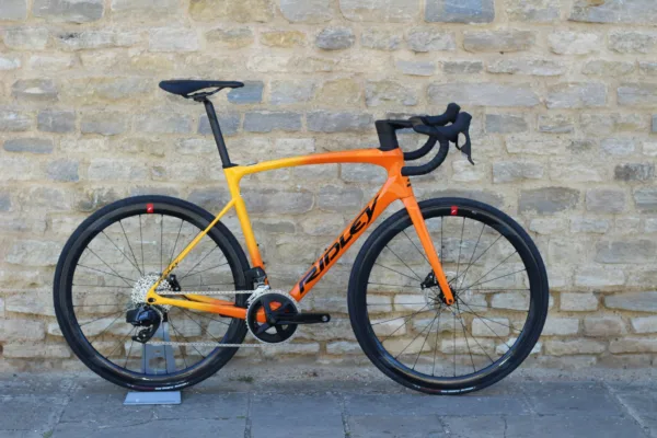 Ridley Fenix SLiC SRAM Rival AXS Orange / Yellow Fade with Wind 40s Dream Build