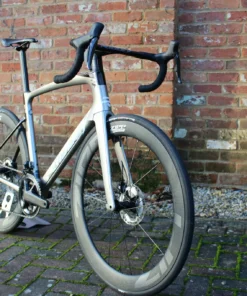 Alternative view of Ridley Noah Fast Ultegra Di2 Pureline with Zipp 404 Firecrest Dream Build
