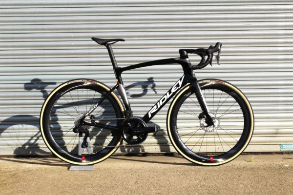 Noah Fast Pureline Team Colours Ult Di2 12 spd Fulcrum Wind 55's Vittoria Corsa Control