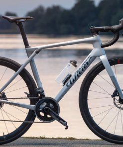 Wilier Granturismo SLR by the water