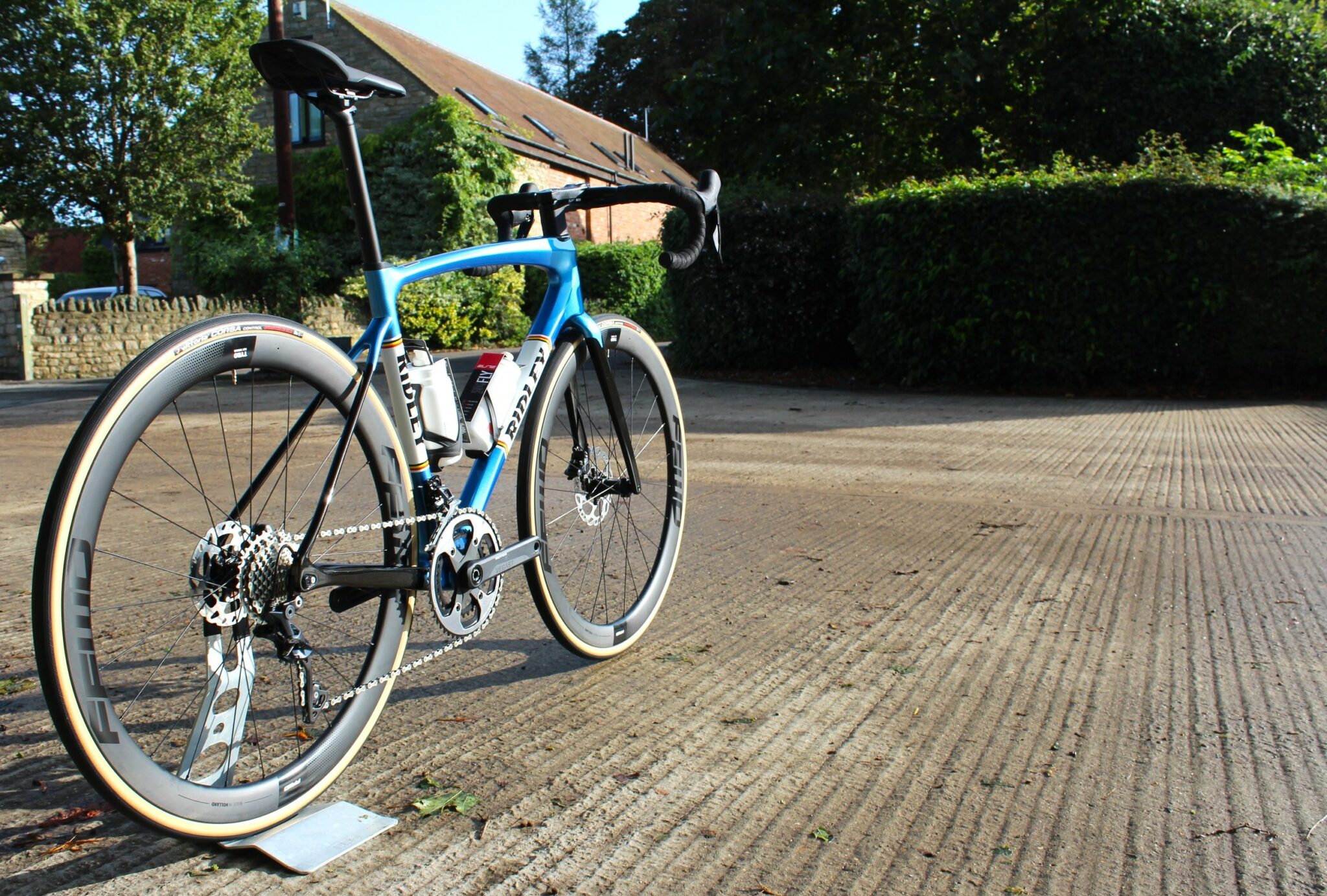 Ridley Fenix SLiC Ultegra Mech Blue Metallic Heritage FFWD Tyro 45’s ...