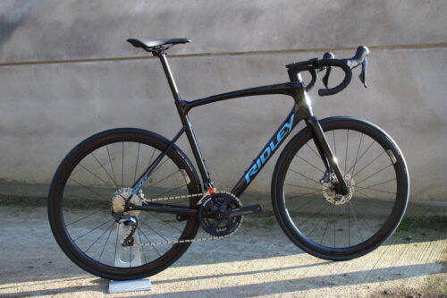 Ridley Fenix SLiC ULT Disc MED 57 Metallic Black With Levanto Carbon wheels